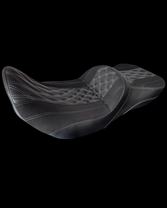 Harley-Davidson Touring Gladiator Diamond Seat | Road Glide, Street Glide, Road King & Electra Glide 2024 - Up Champ Customs Shop