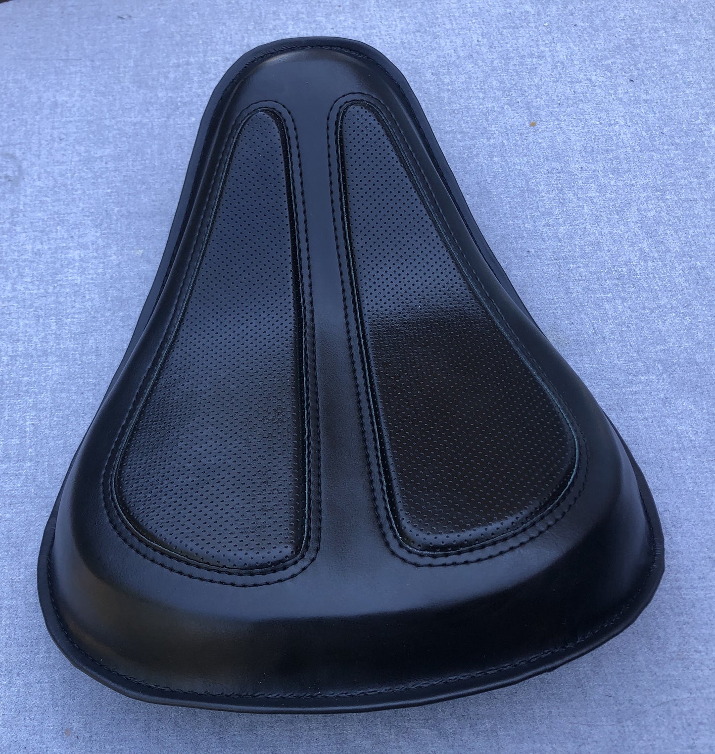 CHAMP CUSTOMS Sportster Solo Seat with Kit and Torsion Springs for Iron 883 Iron, 1200 Bobber Seat Chopper Seat 2004-2024 - Champ Customs Shop